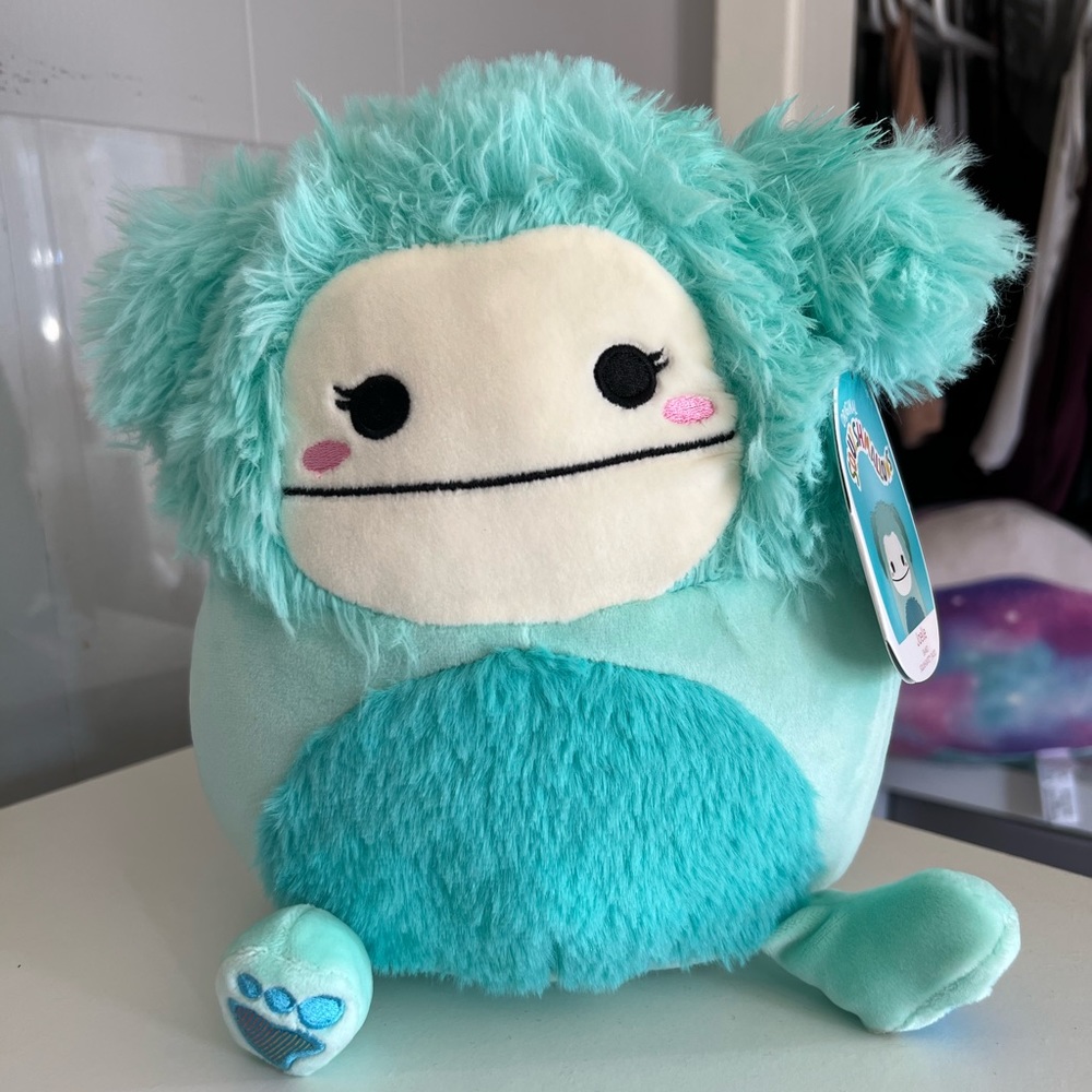 8” JOELLE Bigfoot Squishmallow